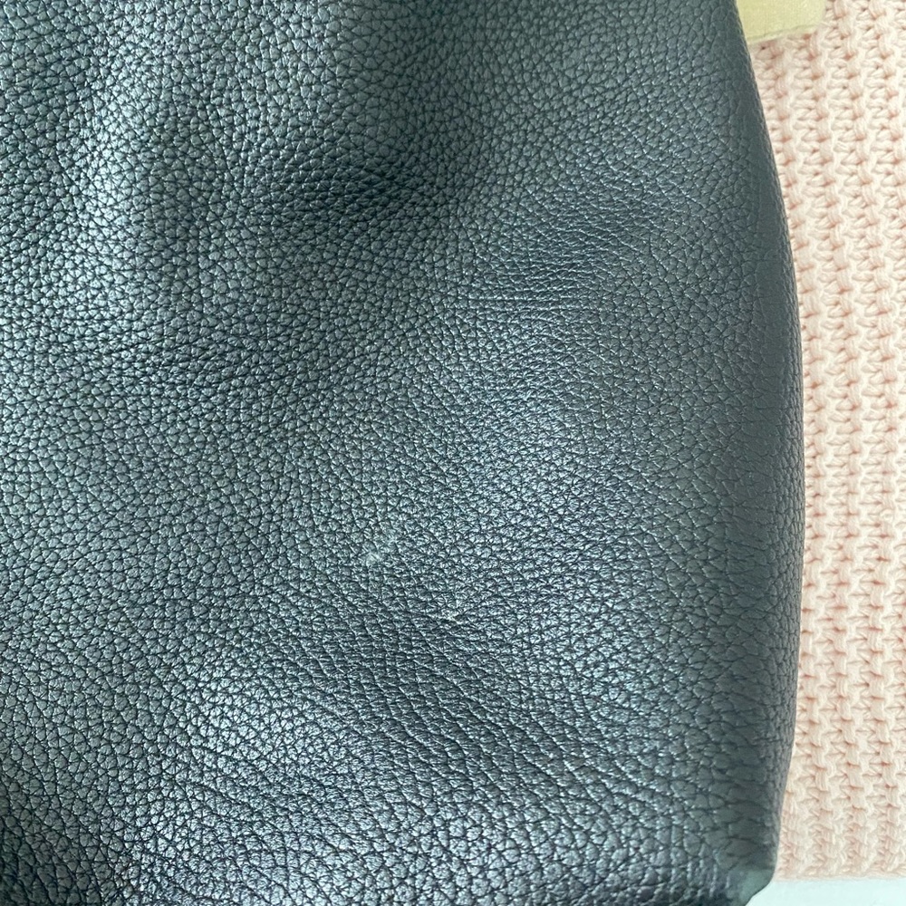 Authentic Burberry hobo calfskin purse - Picture 8 of 8
